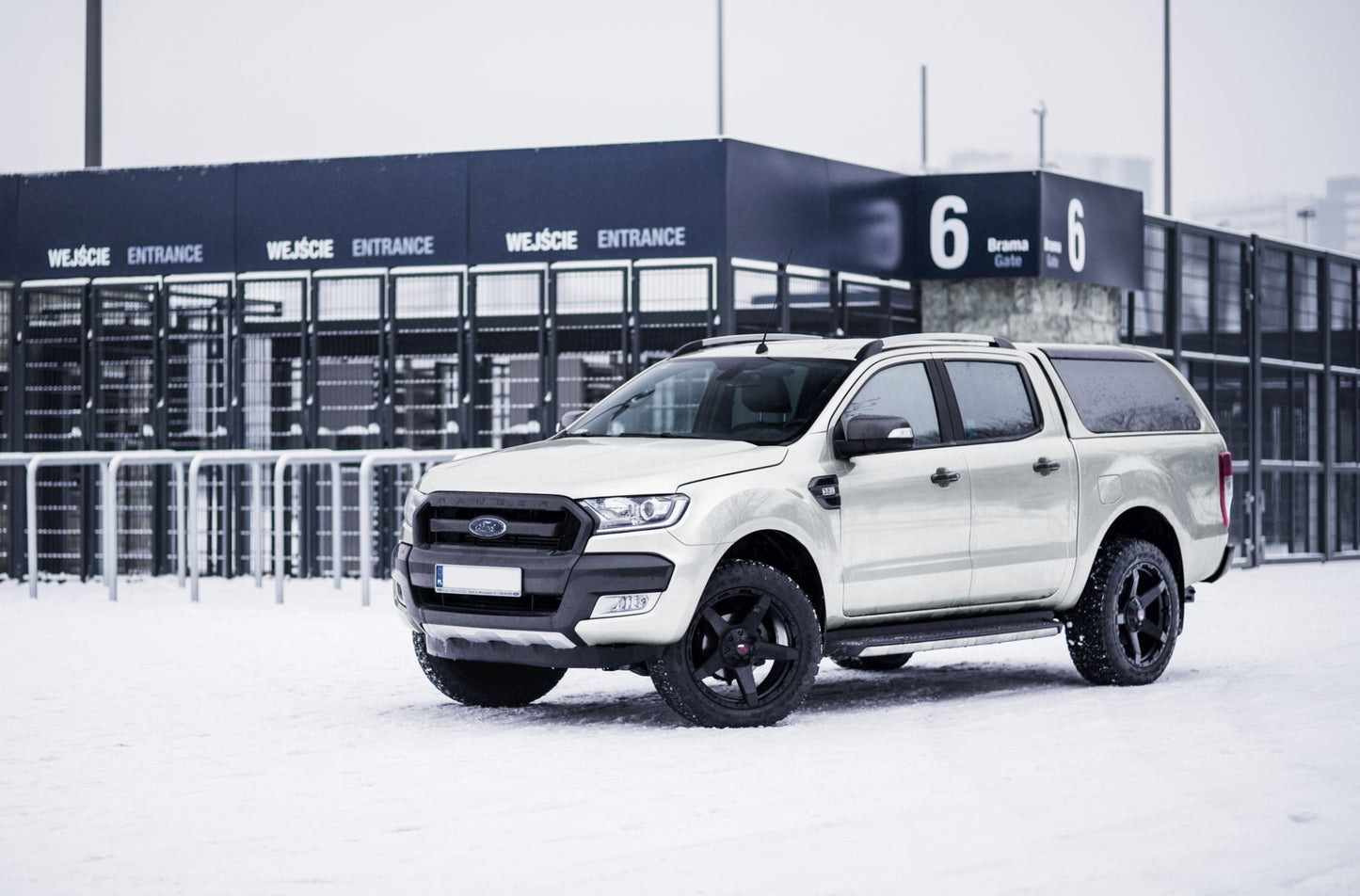 Jantes JR JAPAN RACING pour véhicule sportif / compétition / Van / 4X4