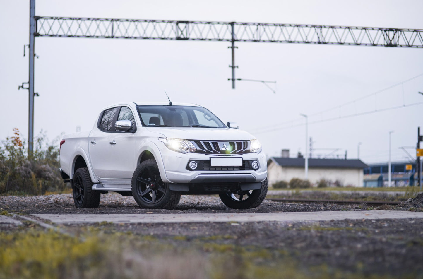 Jantes JR JAPAN RACING pour véhicule sportif / compétition / Van / 4X4